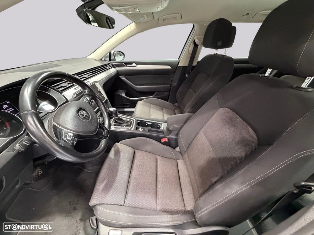 VW Passat 1.6 TDI Business DSG - 25