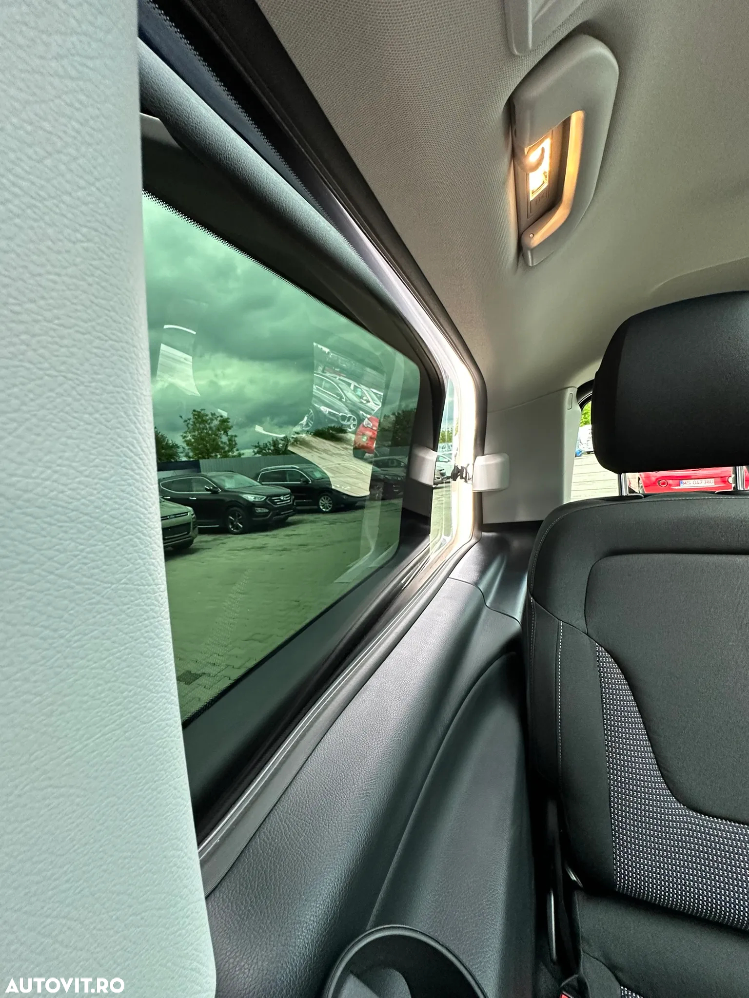 Mercedes-Benz V 250 d Combi Lung 190 CP RWD 9AT Exclusive - 30