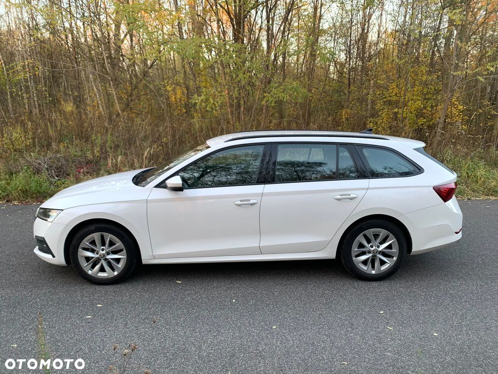 Skoda Octavia 2023 photo 2