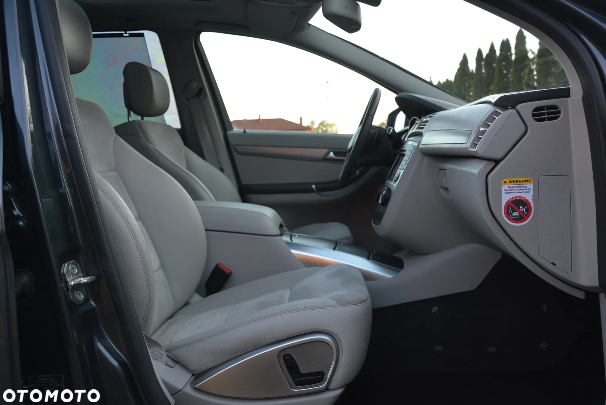 Mercedes-Benz Klasa R 300 CDI DPF BlueEFFICIENCY 7G-TRONIC - 33