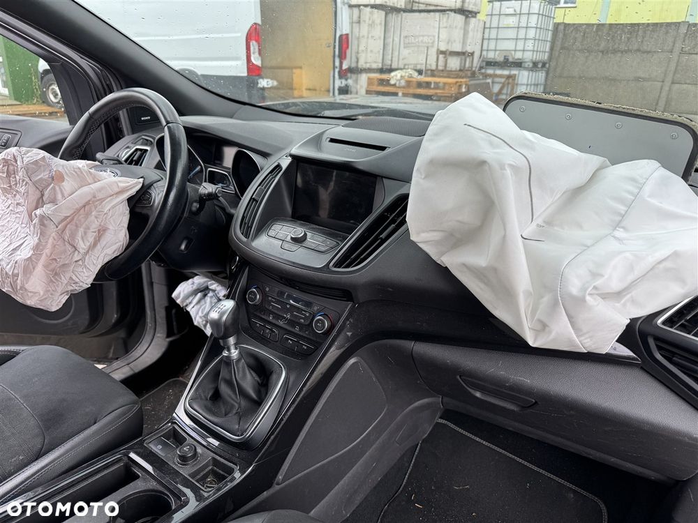 Ford Kuga 2.0 TDCi AWD ST-Line - 24