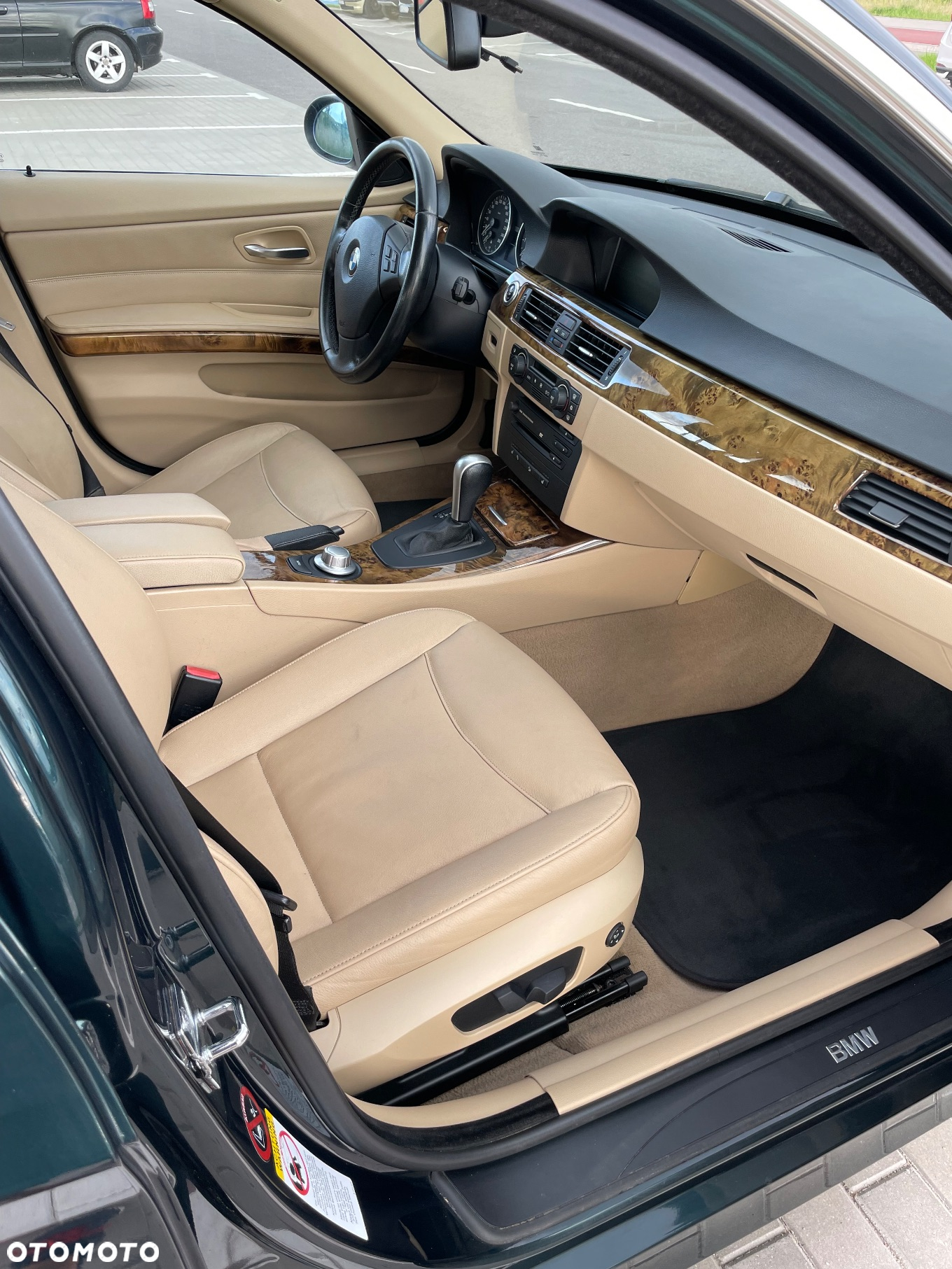 BMW Seria 3 325xi Touring - 12