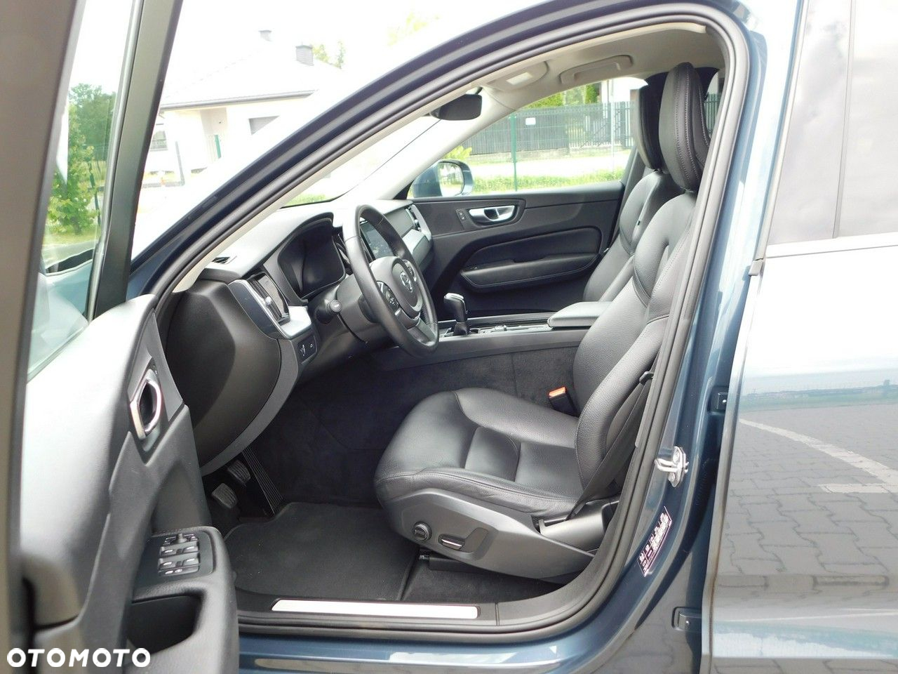 Volvo XC 60 D3 Momentum Pro - 12