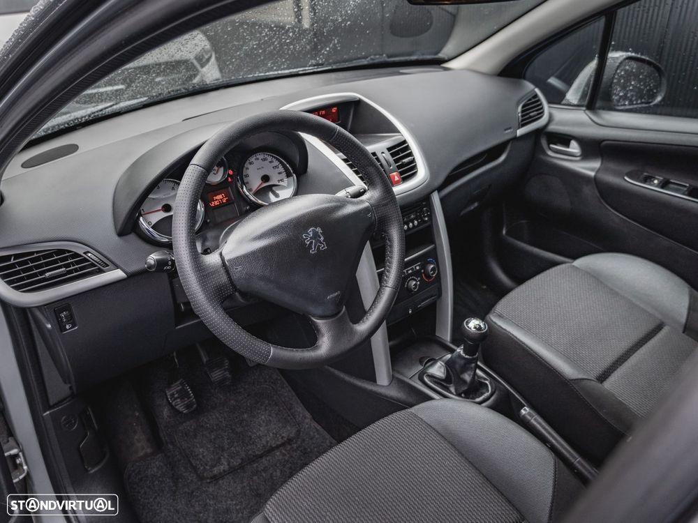 Peugeot 207 - 10