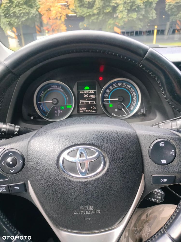Toyota Auris 1.8 HSD Luna - 2