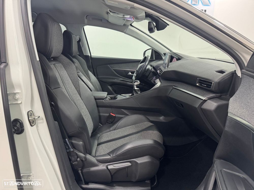 Peugeot 3008 1.2 PureTech Allure EAT8 - 20