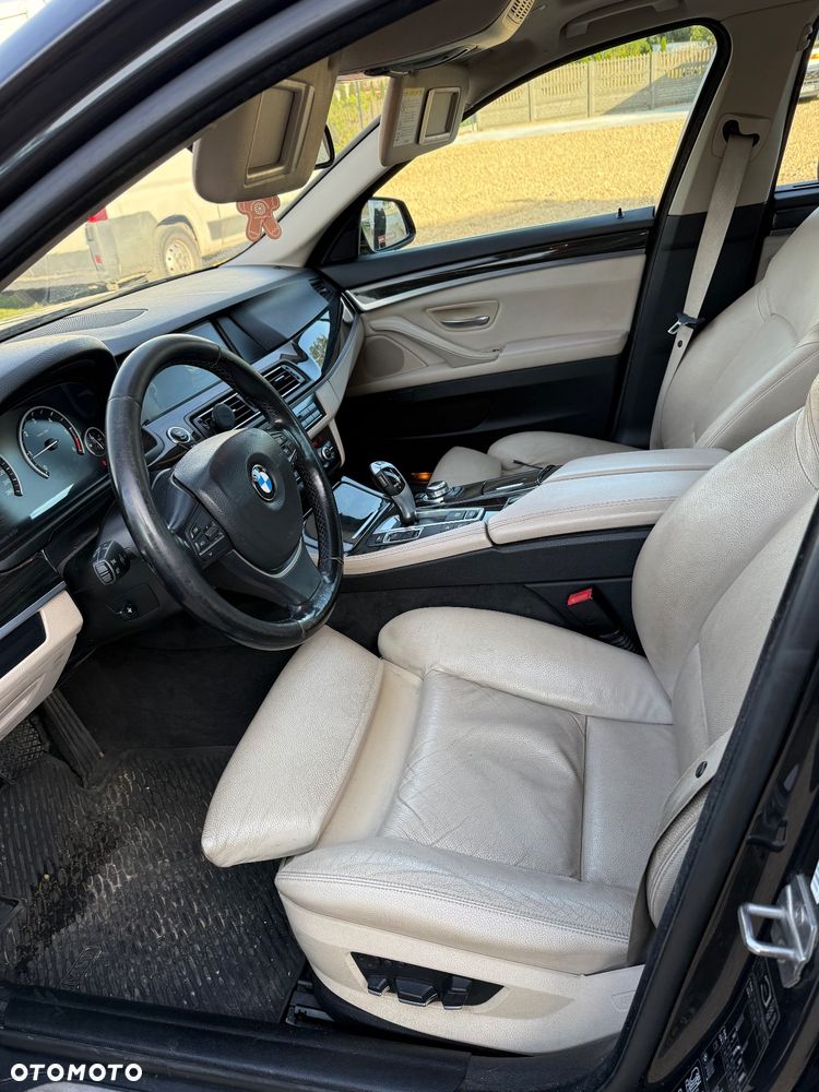 BMW Seria 5 525d xDrive - 6