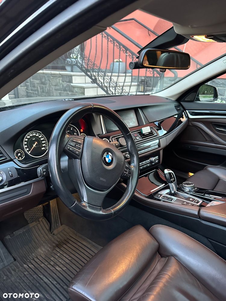 BMW Seria 5 525d xDrive Luxury Line - 8