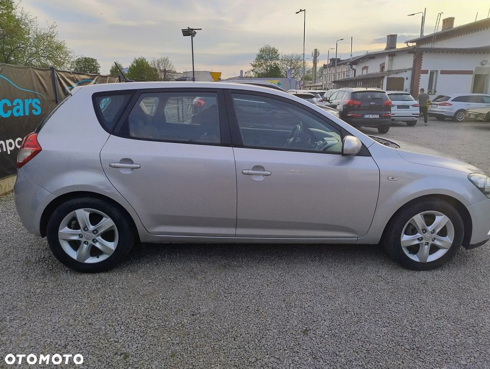Kia Ceed - 3