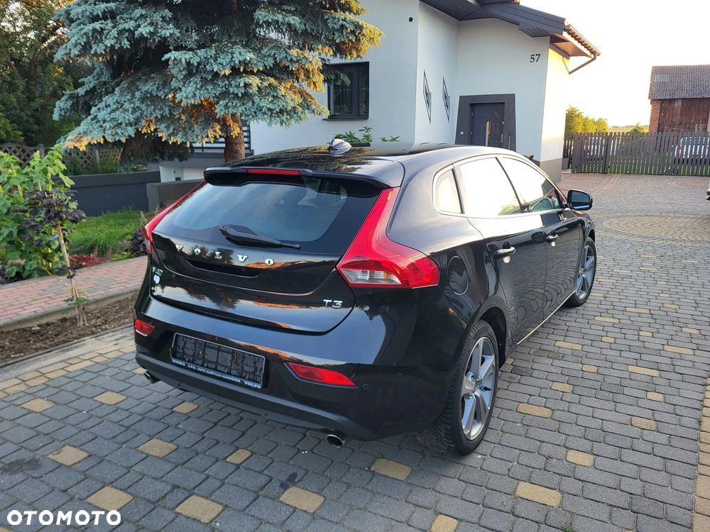 Volvo V40 T3 Momentum - 17