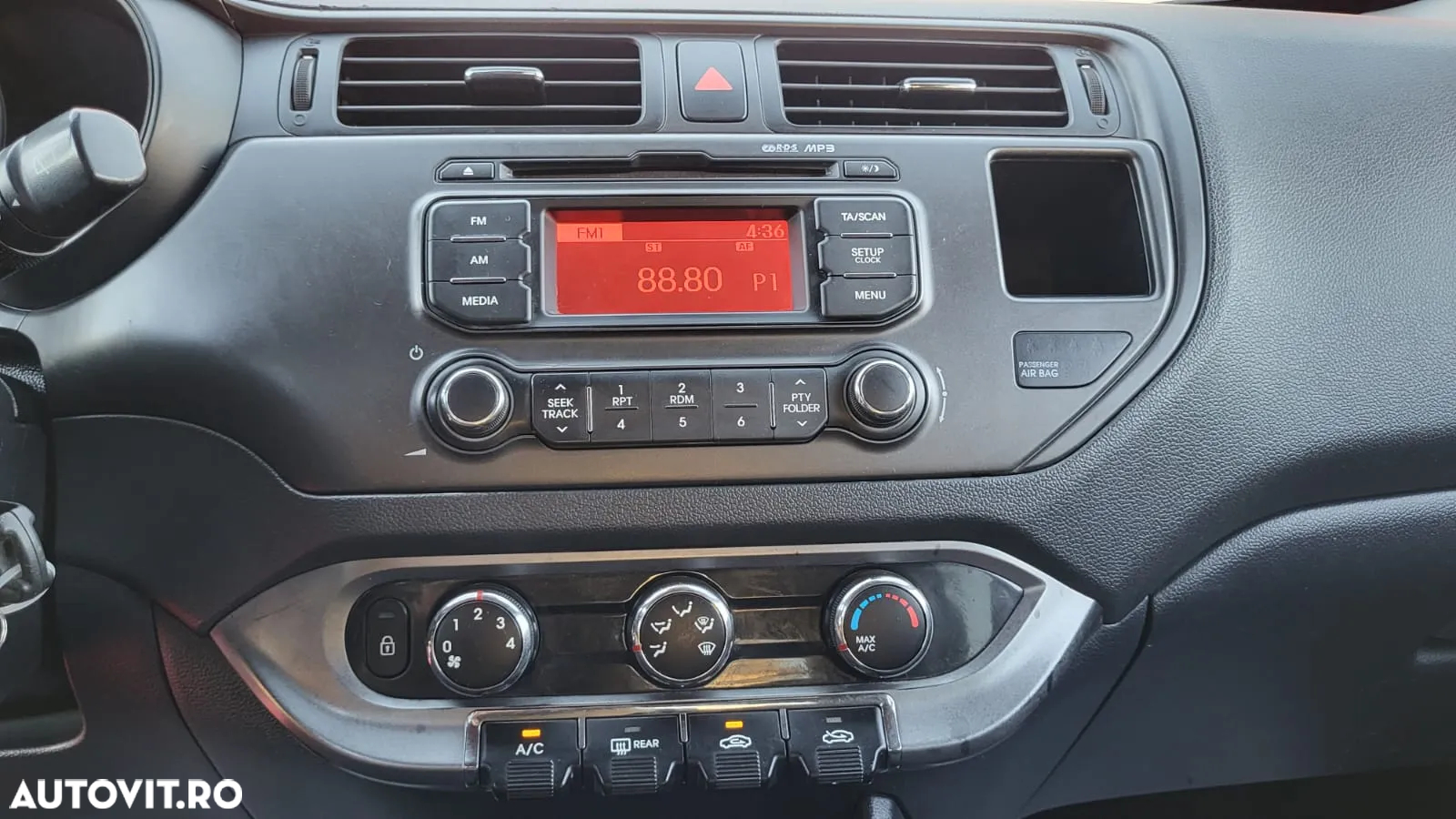Kia Rio - 12