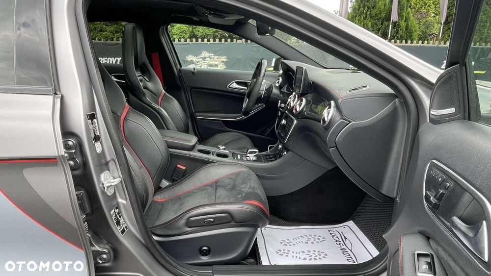 Mercedes-Benz GLA - 22