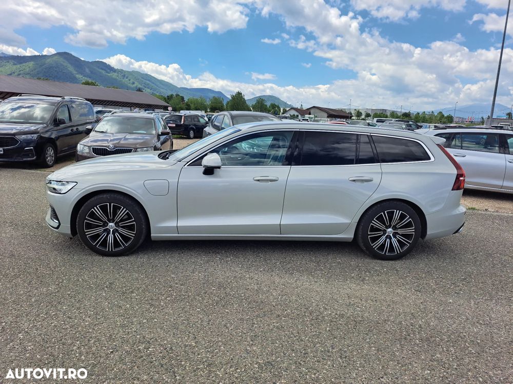 Volvo V60 T6 AWD Twin Engine Geartronic Momentum Pro - 3