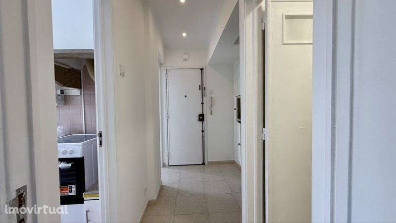 T3 remodelado, a estrear | 2 varandas grandes | Perto do Metro - Grande imagem: 2/12