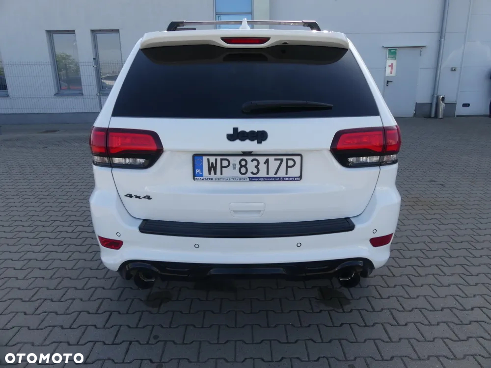 Jeep Grand Cherokee - 16