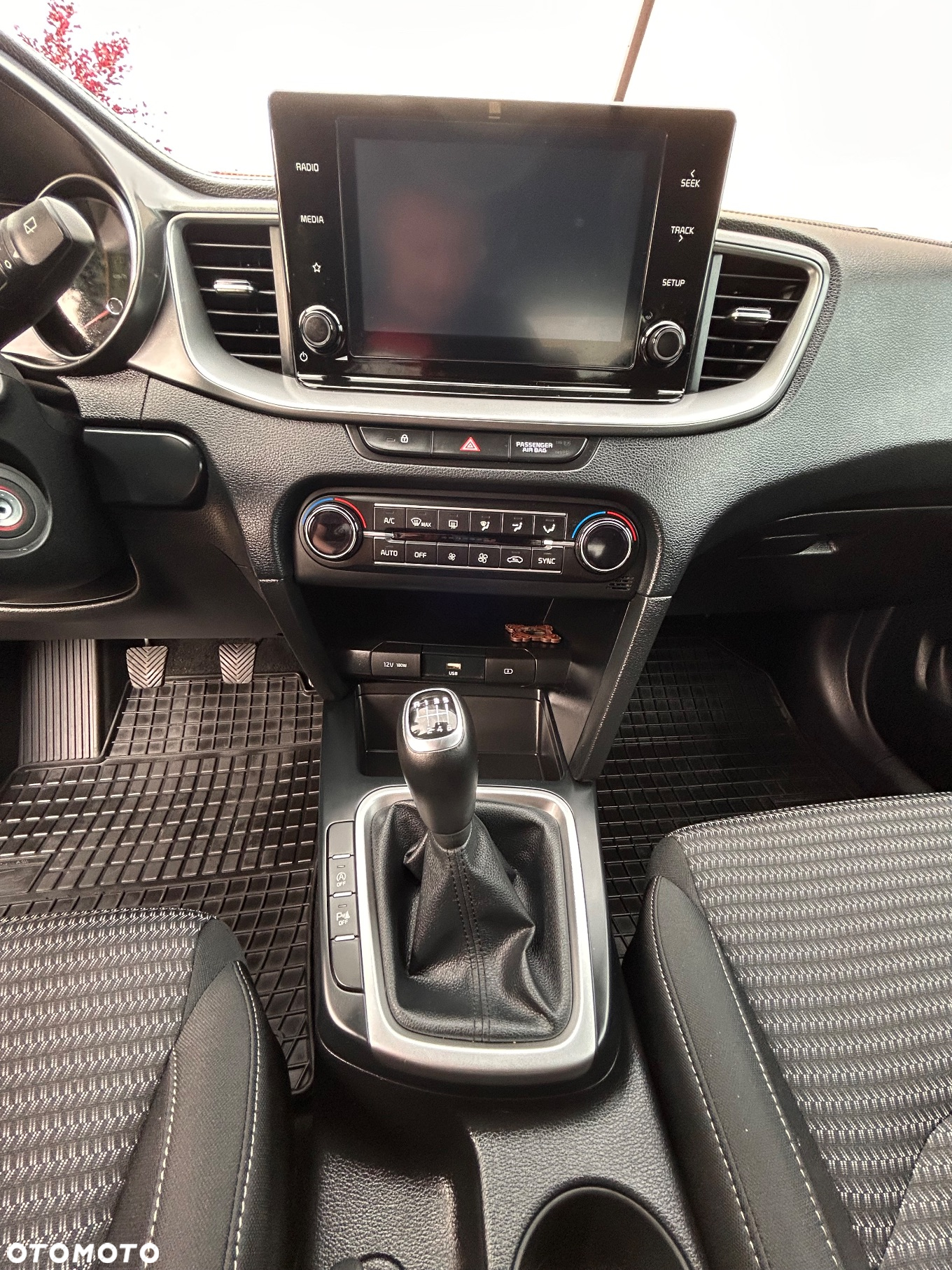 Kia XCeed 1.5 T-GDI M - 23