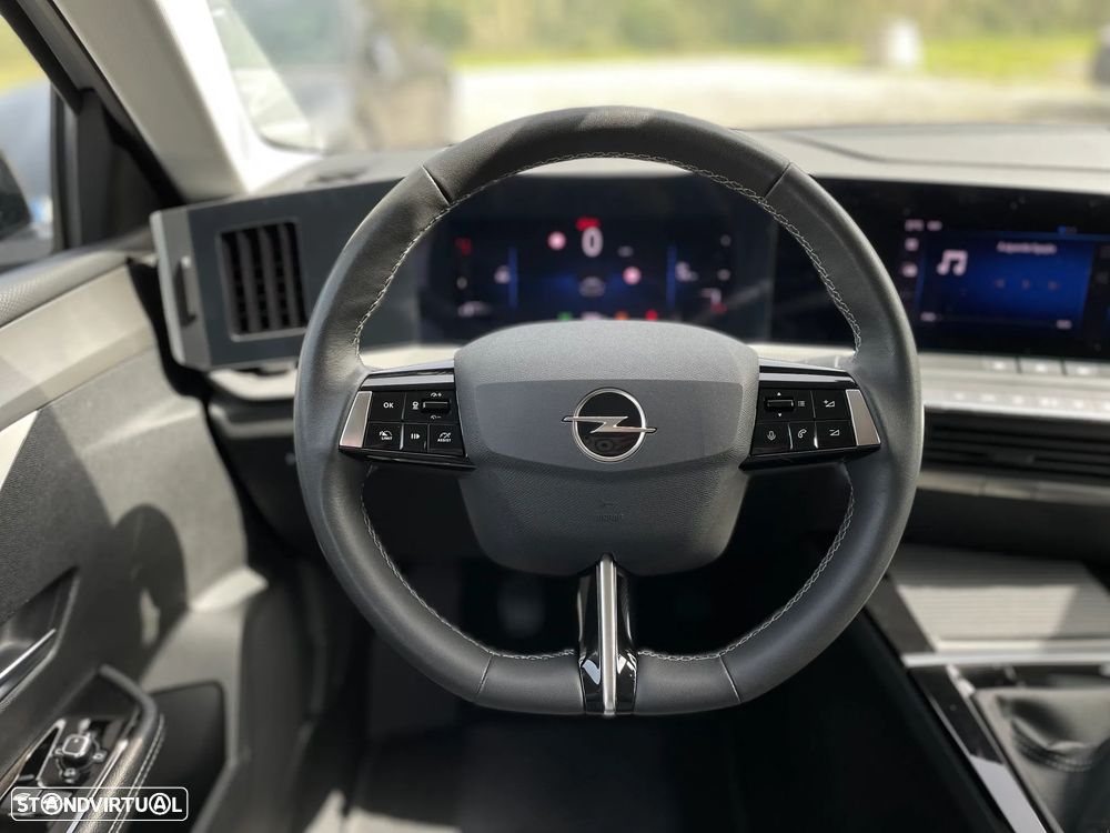 Opel Astra 1.2 T Elegance - 10