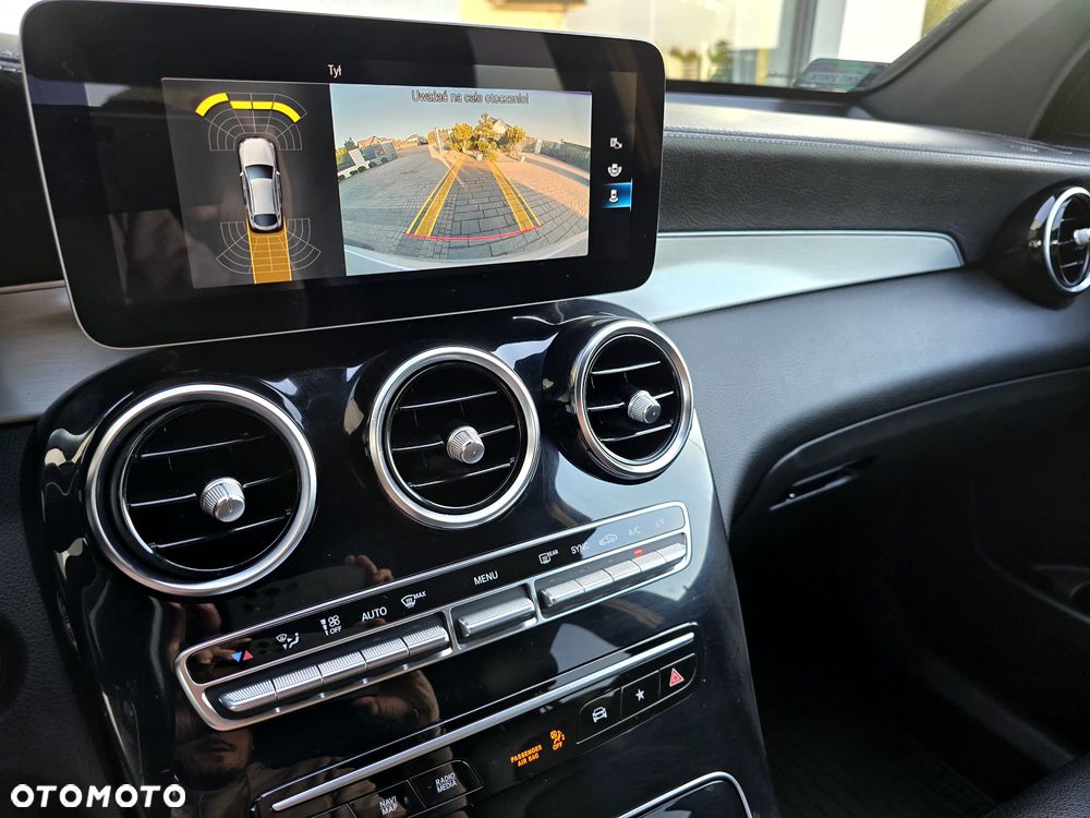 Mercedes-Benz GLC - 12