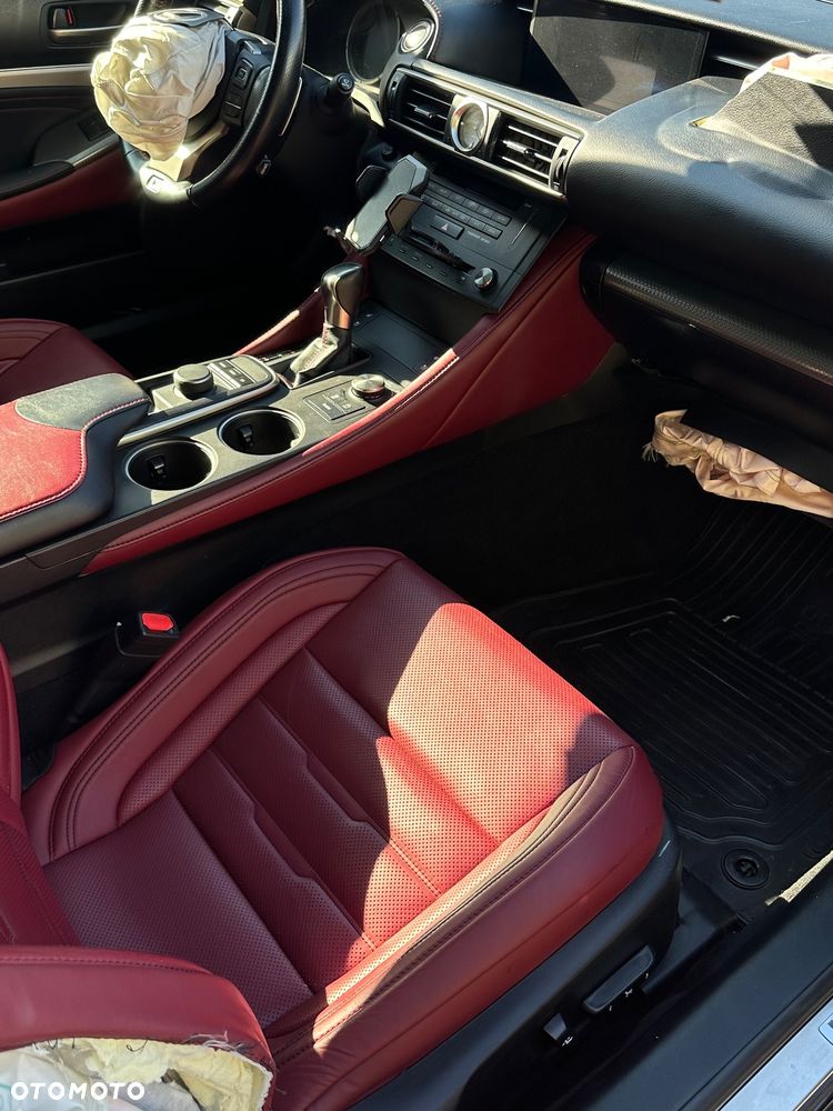 Lexus RC 200t / 300 F Sport - 8