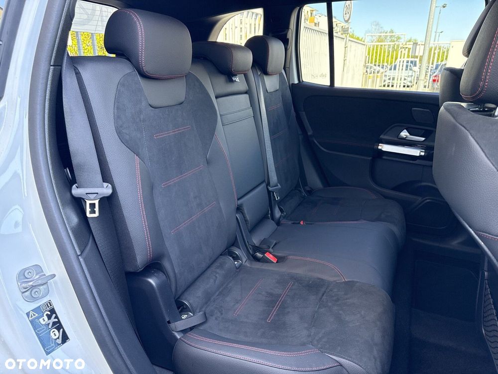 Mercedes-Benz GLB - 22