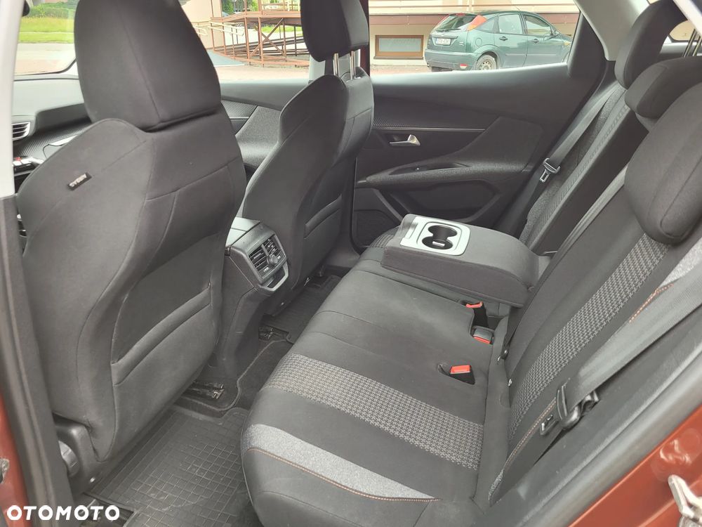 Peugeot 3008 1.5 BlueHDi Allure S&S EAT8 - 8