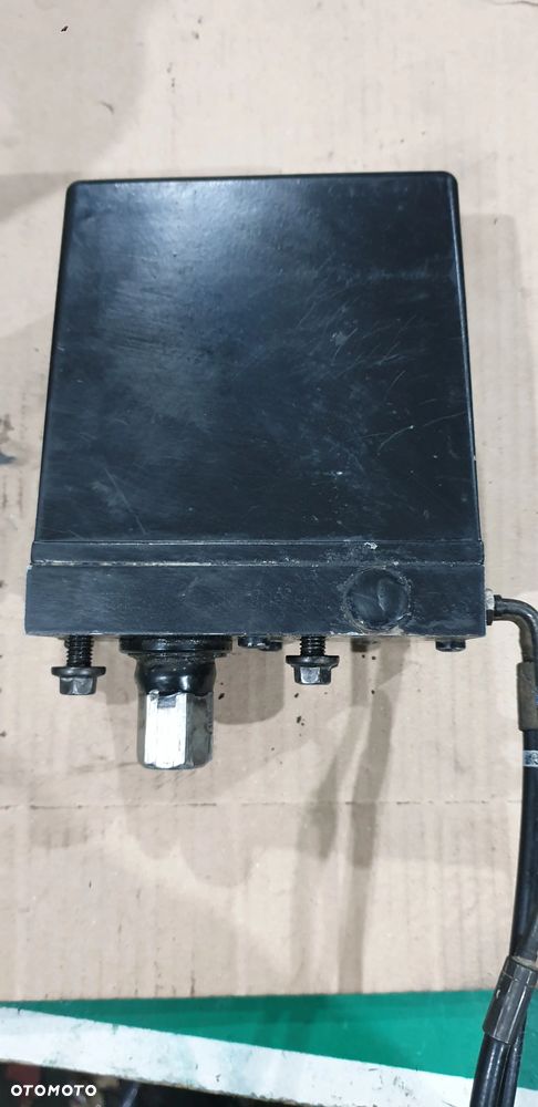 Pompka Podnoszenia Kabiny Volvo Fh12 21831181 - 5