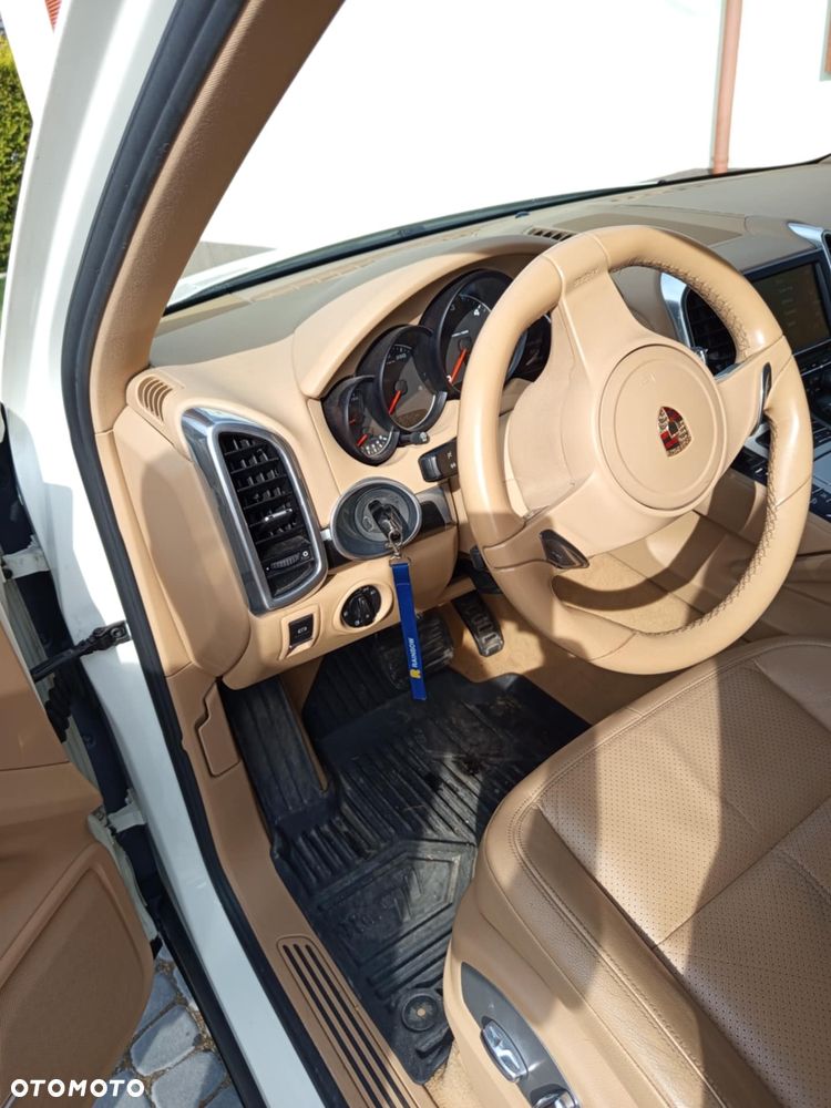 Porsche Cayenne - 9