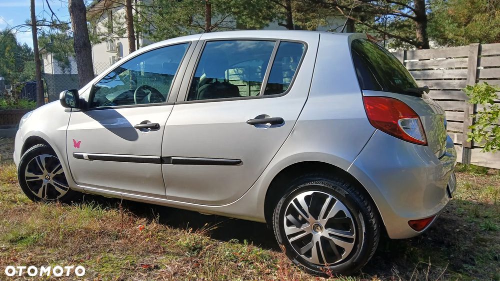 Renault Clio 1.2 16V 75 Dynamique - 10