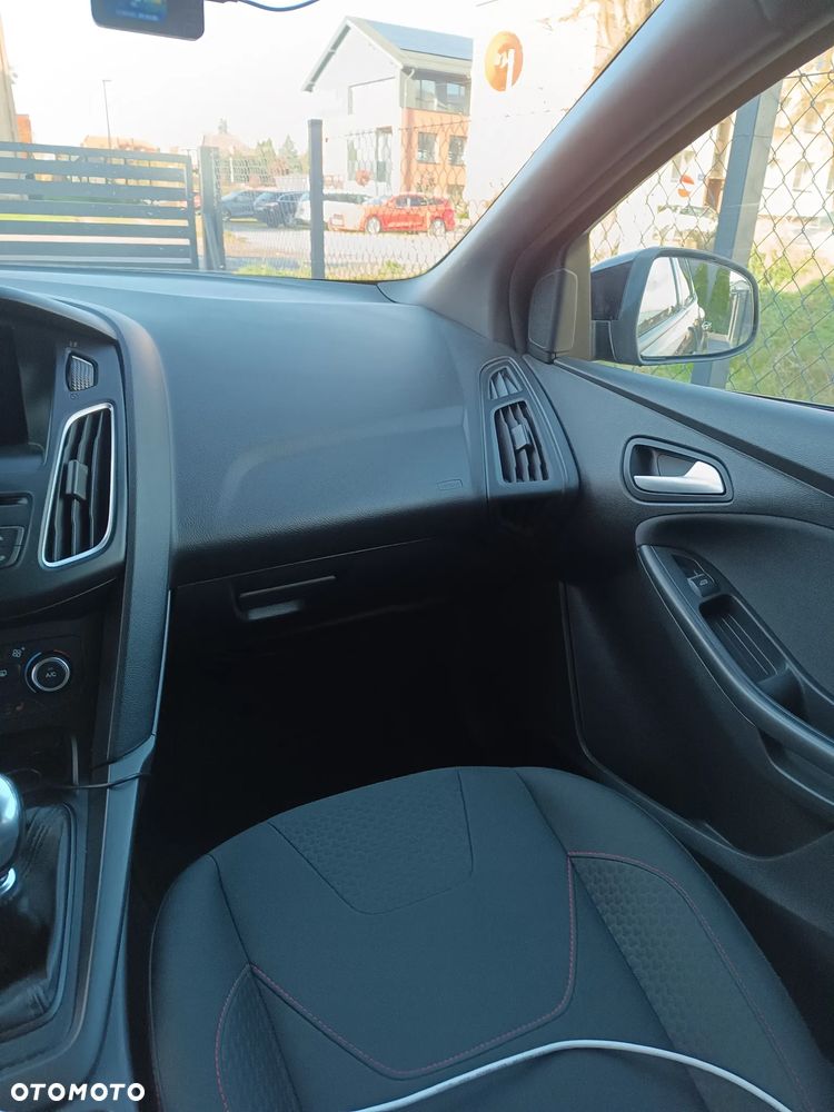 Ford Focus 2018 photo 3