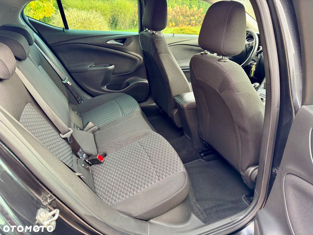 Opel Astra 1.4 Turbo Business - 24