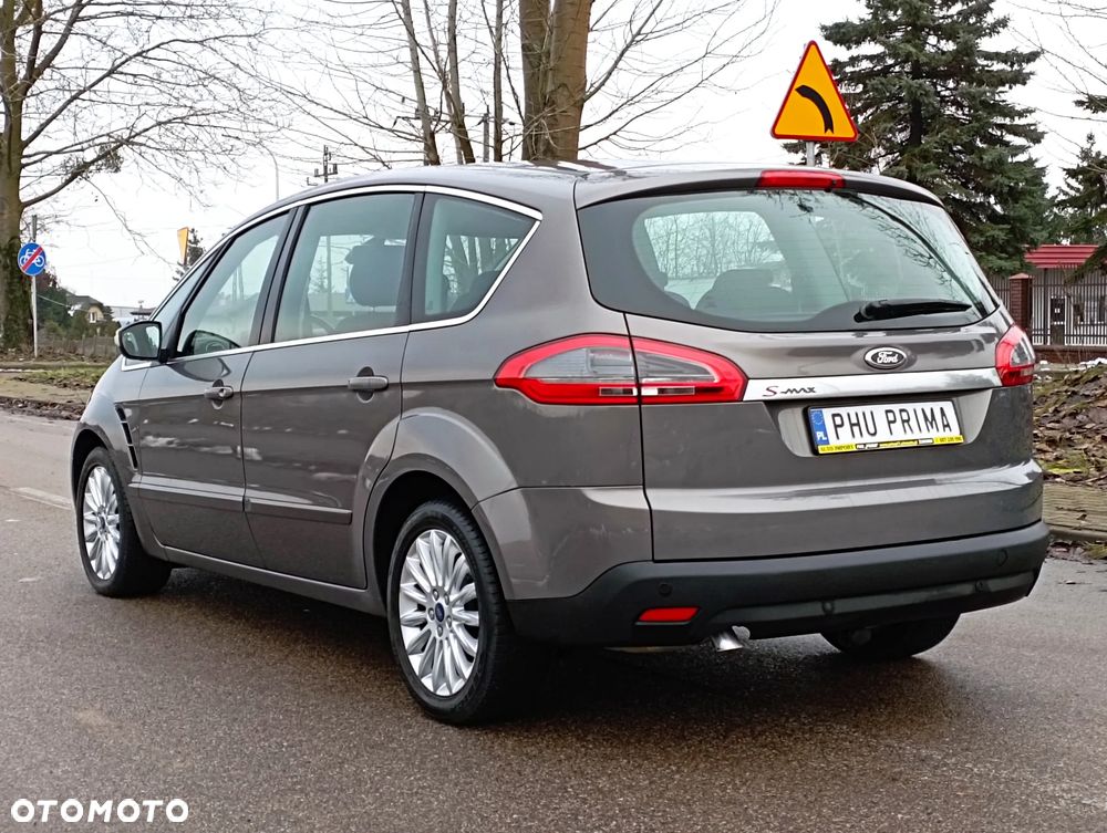 Ford S-Max - 13