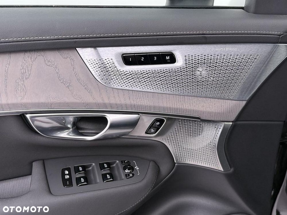 Volvo XC 90 T8 AWD Ultra Dark - 18