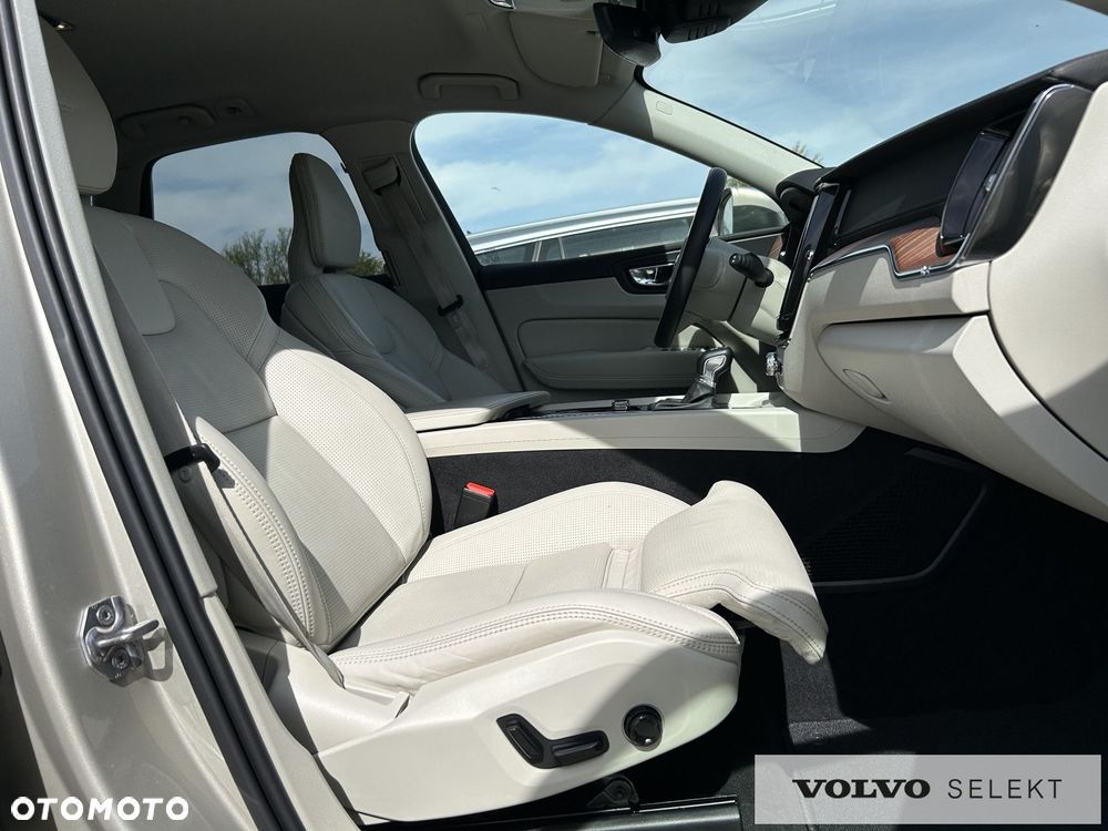 Volvo XC 60 - 26