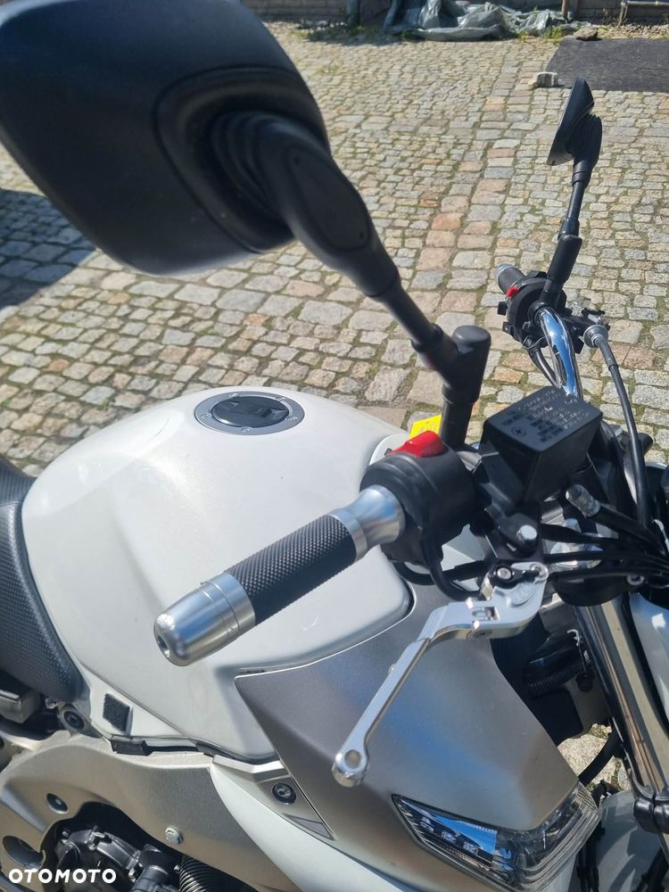 Suzuki GSR - 15