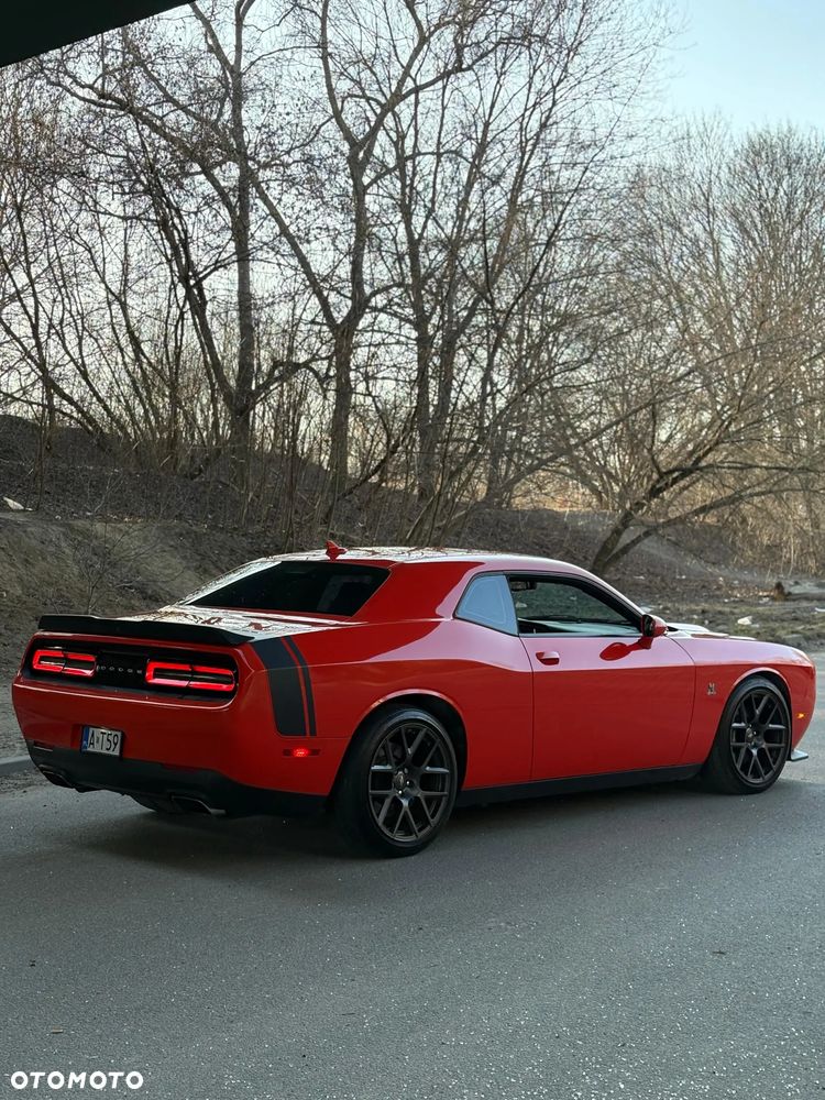 Dodge Challenger 6.4 Scat Pack - 4