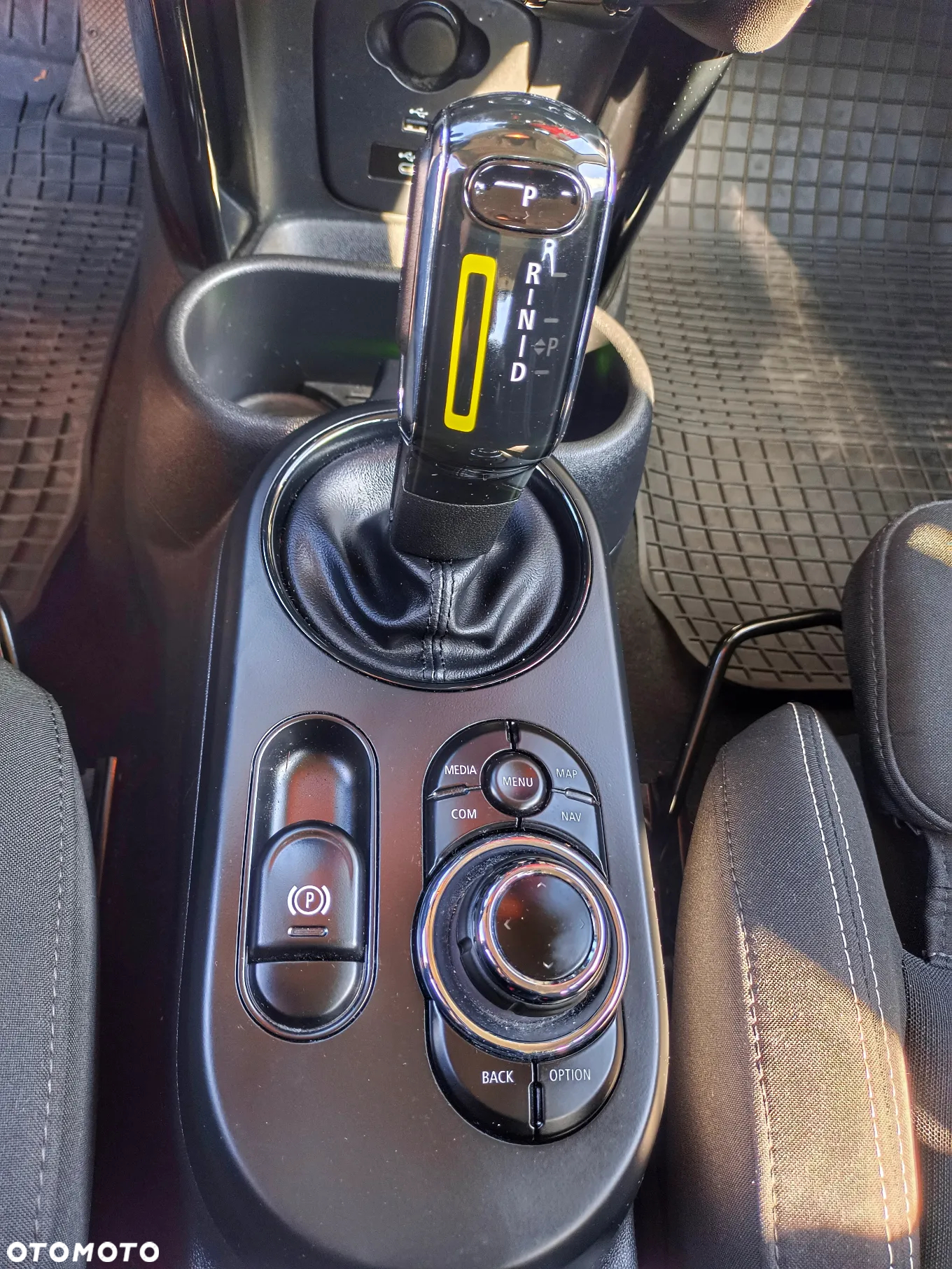 MINI Cooper SE Resolute Edition - 12