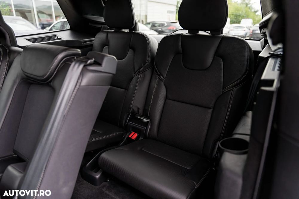 Volvo XC 90 D5 AWD Geartronic RDesign - 24