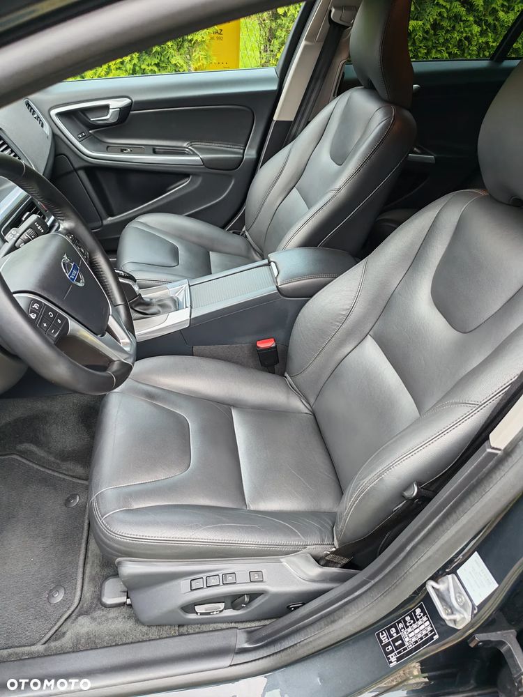 Volvo V60 Cross Country D4 Geartronic Summum - 14