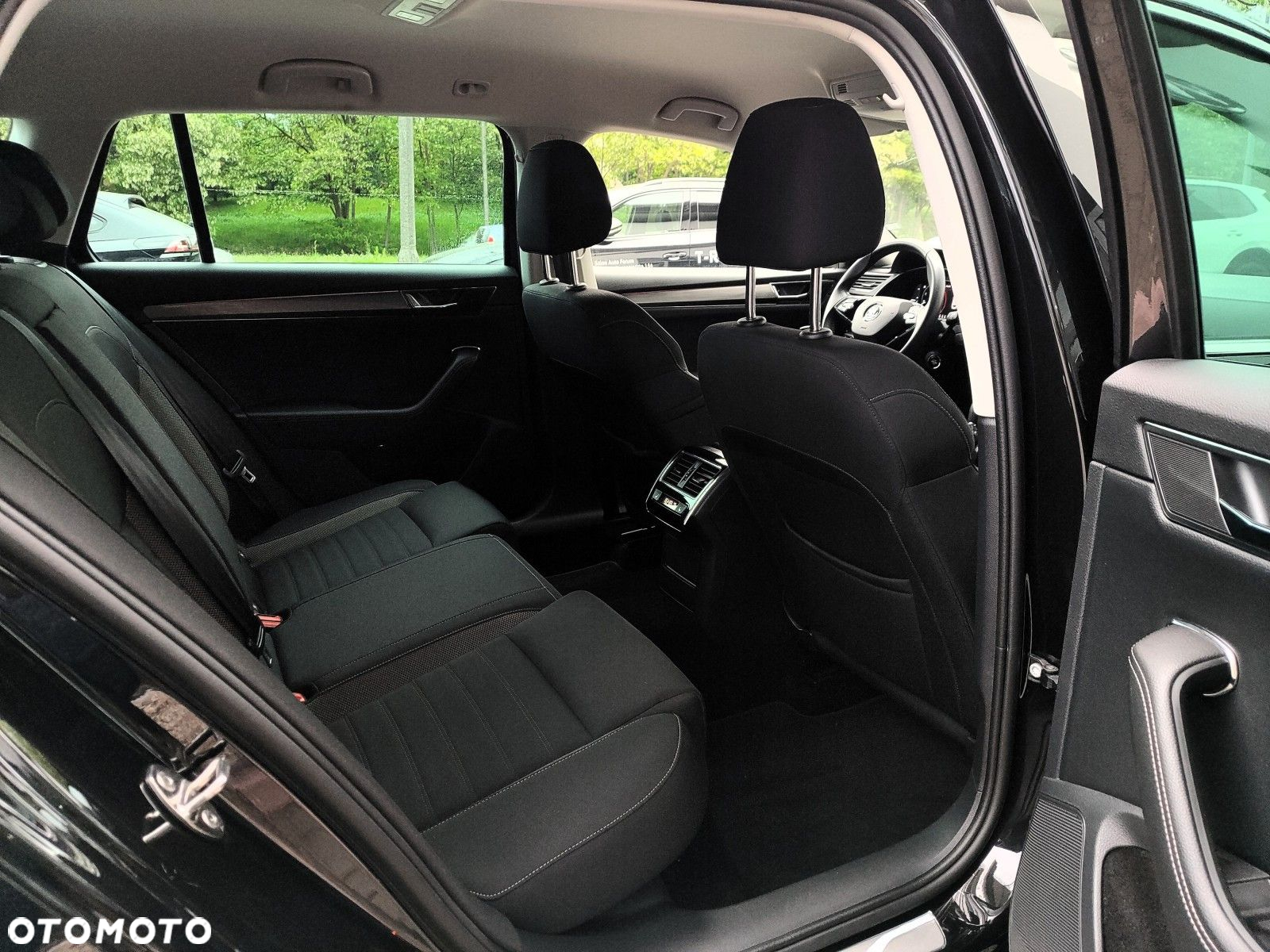 Skoda Superb 2.0 TDI SCR 4x4 Scout DSG - 15