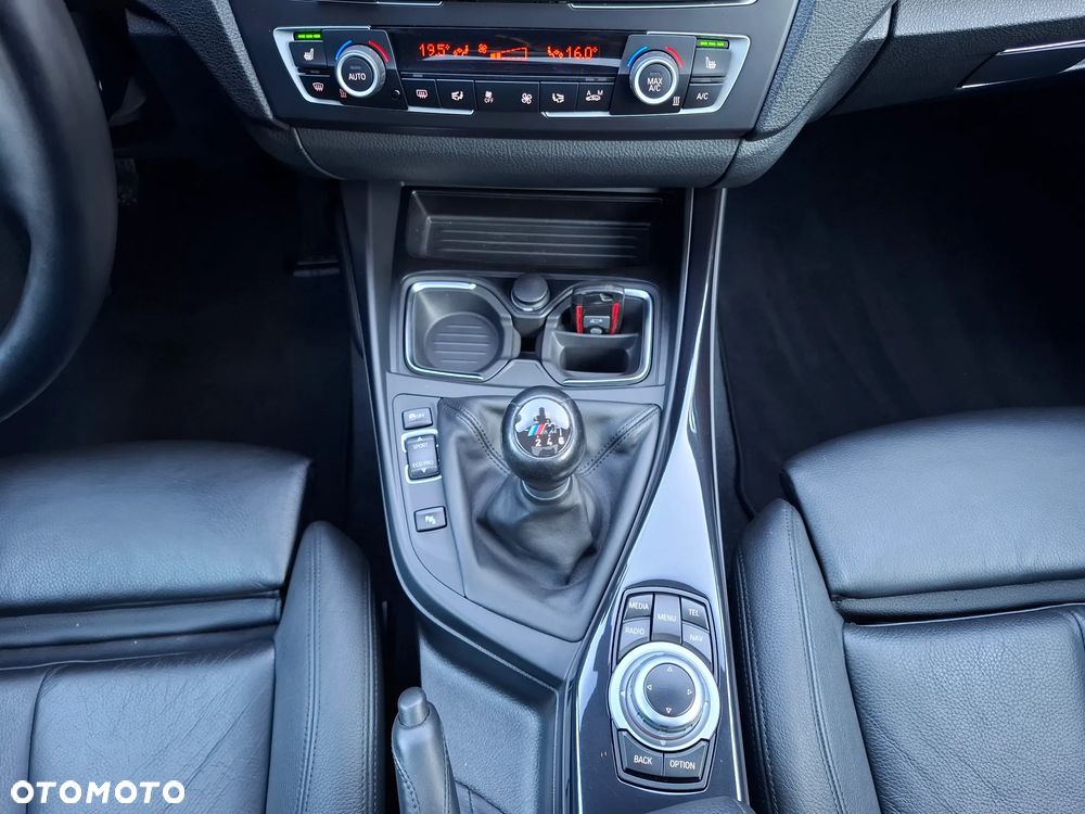 BMW Seria 1 116i Sport Line - 22