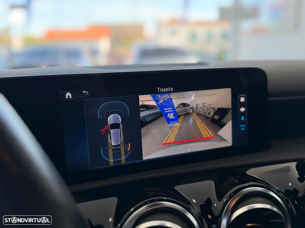 Mercedes-Benz A 250 e AMG Line - 12