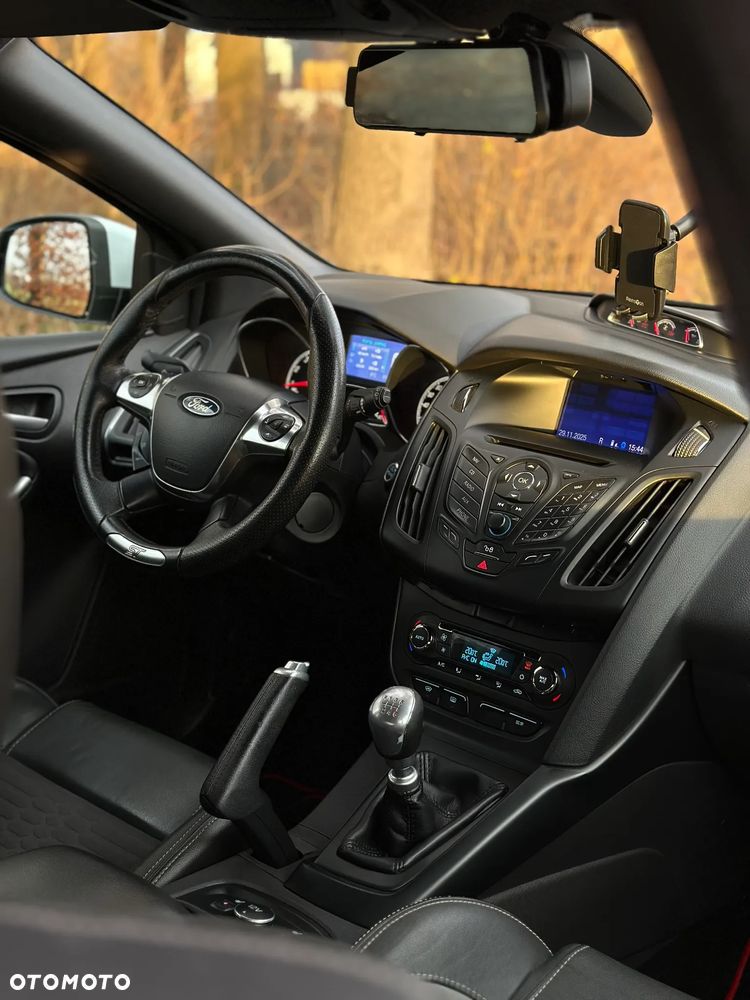 Ford Focus ST - 10