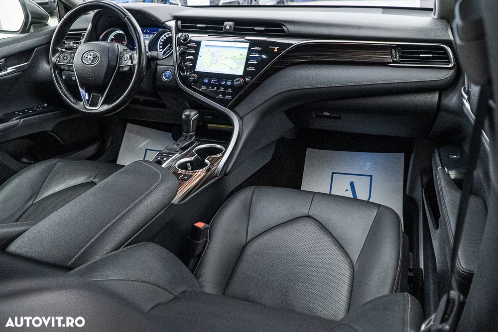 Toyota Camry 2.5 Hybrid Exclusive - 3