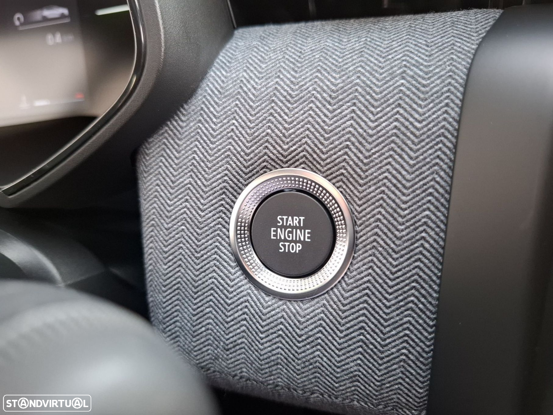 Renault Clio 1.0 TCe Techno Bi-Fuel - 18