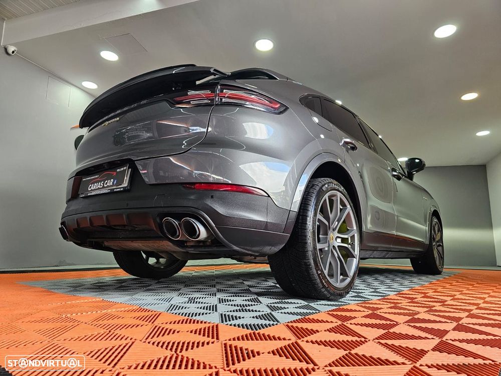 Porsche Cayenne Coupé E-Hybrid Platinum Edition - 8