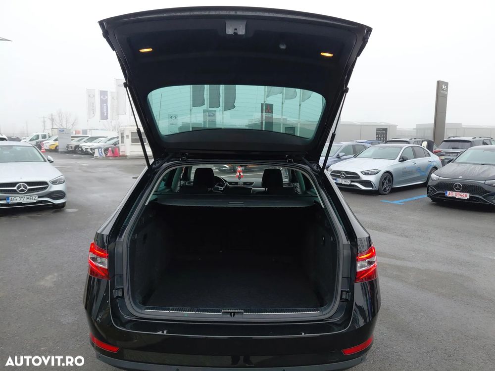 Skoda Superb 2.0 TDI DSG Style - 18