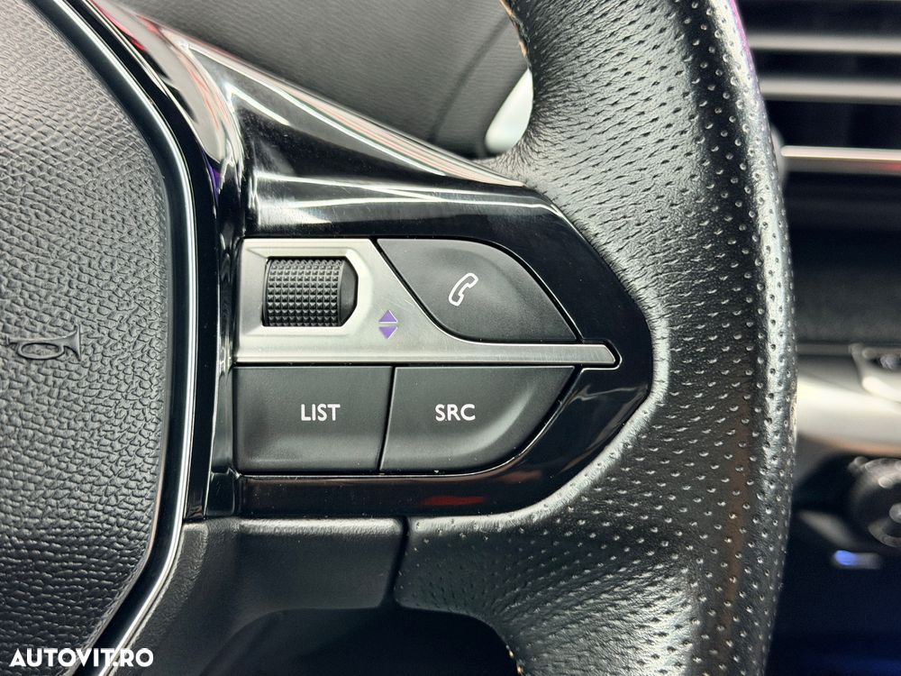 Peugeot 3008 1.2 PureTech Turbo S&S GT-Line - 29