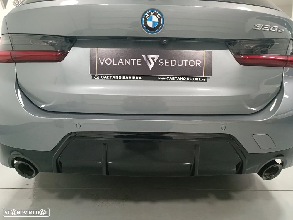 BMW 320 e Pack Desportivo M Auto - 16