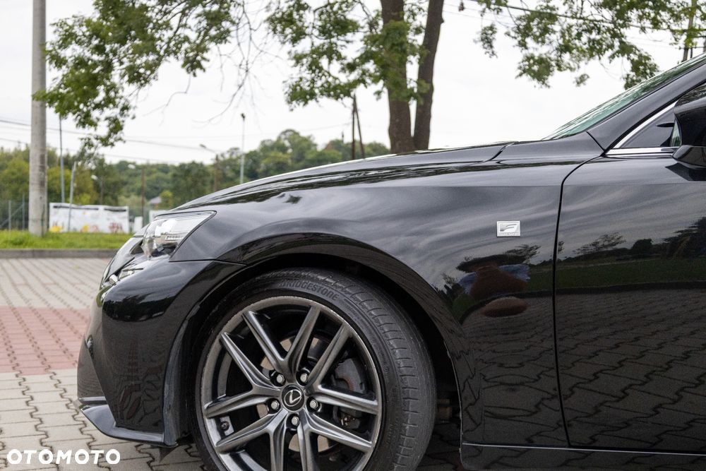 Lexus IS 300h F Sport - 6