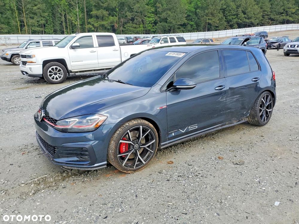 Volkswagen Golf - 5